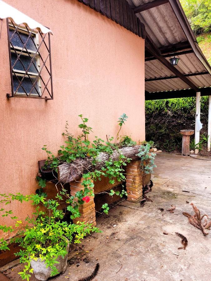 Casa Em Campos Do Jordao - 3 Quartos, Com Churrasqueira Exterior foto